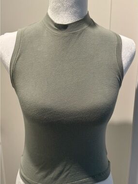 SKIMS Mock Neck Crop Top - Olive Green